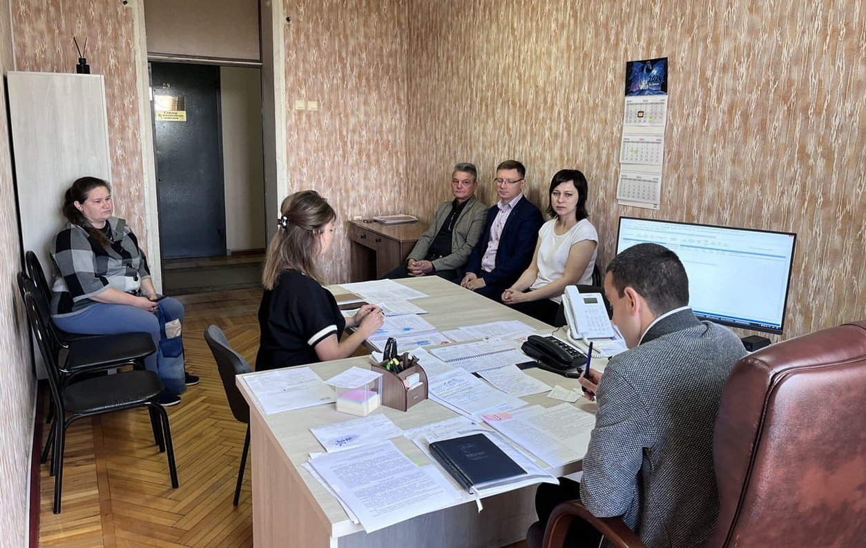 В администрации района провели заседание по распределению земельных участков среди многодетных семей