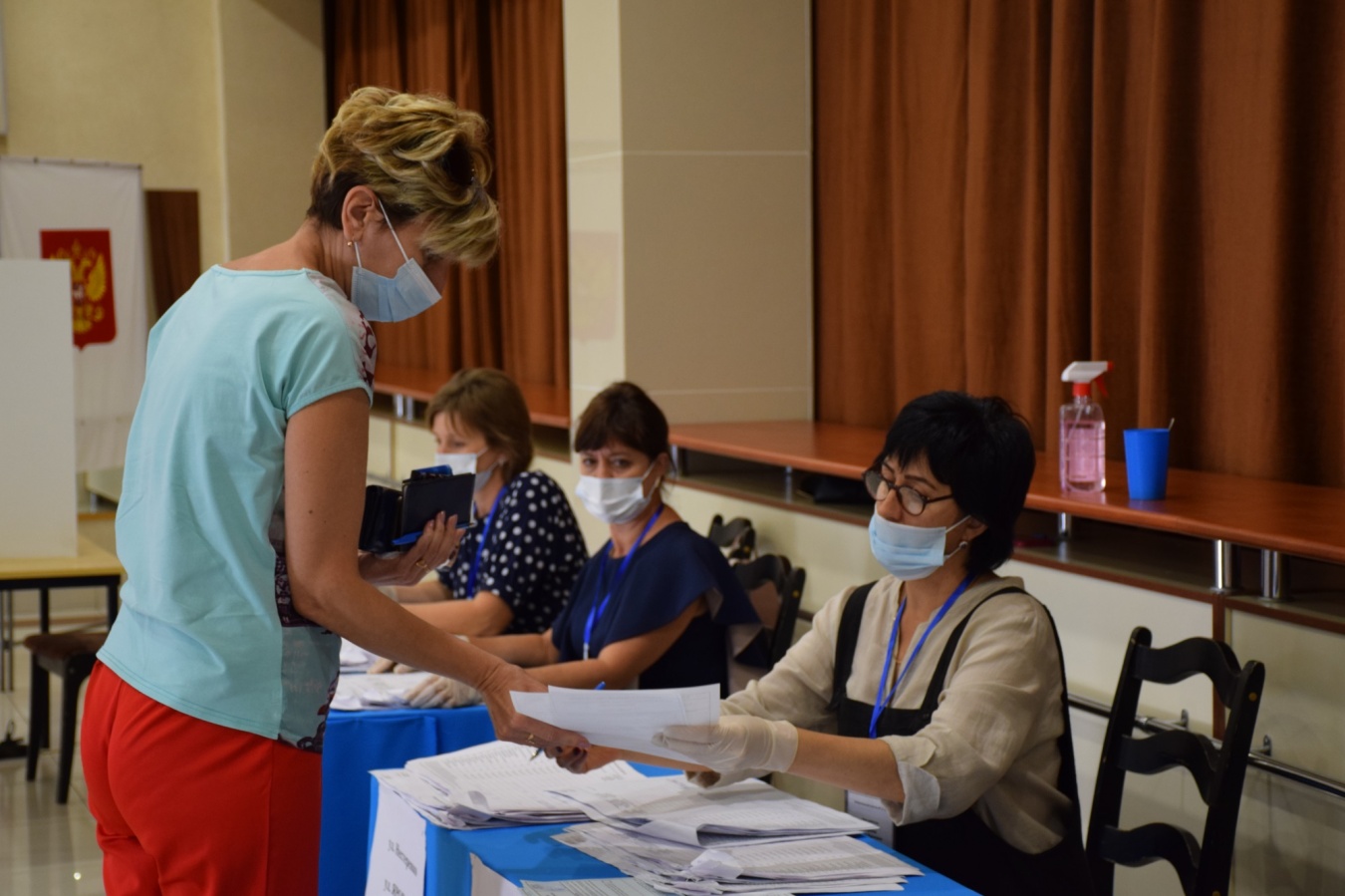 Более 77 процентов избирателей Каневского района побывали на участках 