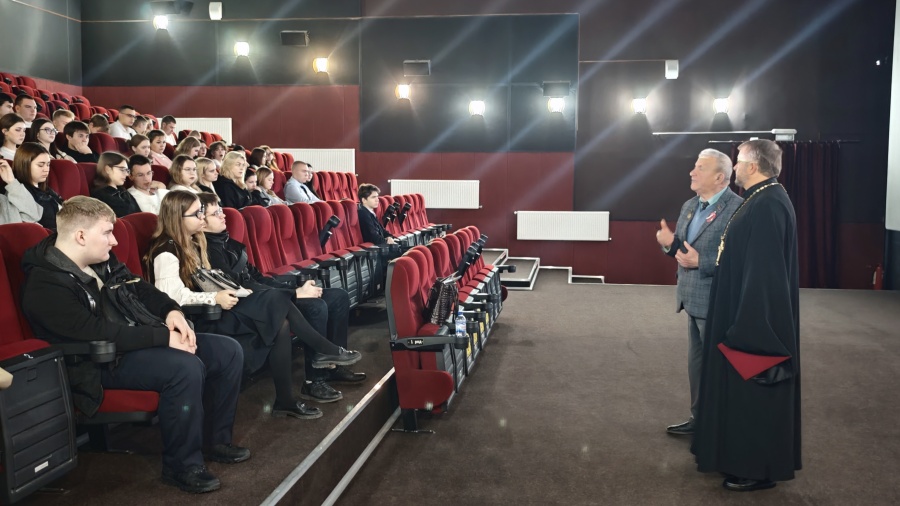 Кинотеатр «Космос» стал площадкой для проекта «Кинематограф против наркотиков» Кинотеатр «Космос» стал площадкой для проекта «Кинематограф против наркотиков»