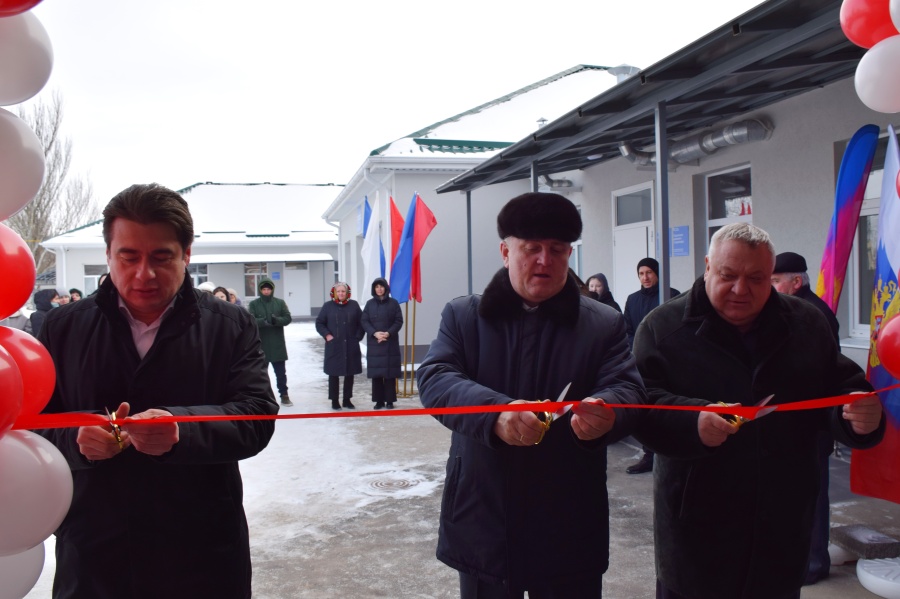  В Новодеревянковской торжественно открыли участковую больницу после масштабного капремонта