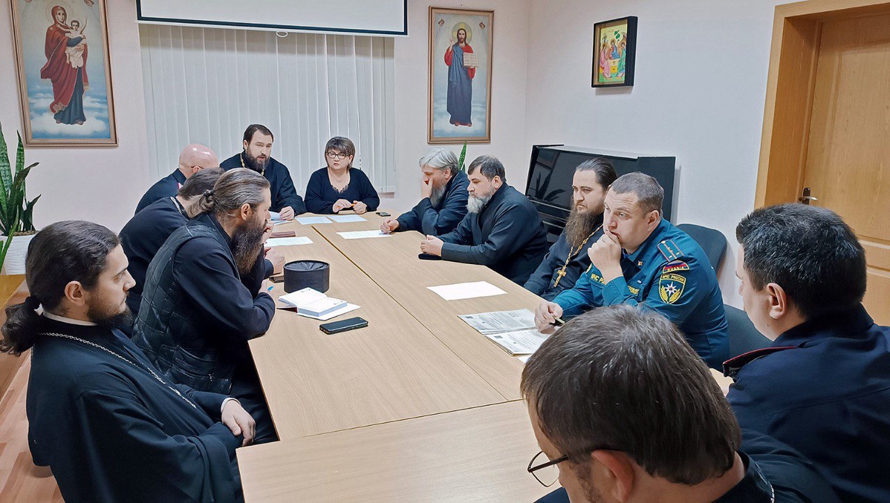 Безопасность жителей при проведении богослужений обсудили в православном центре «Фавор»
