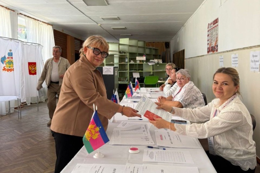 Продолжается первый день голосования на выборах