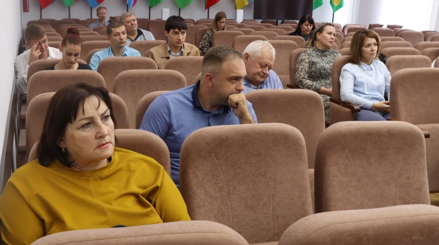  Развитие малого и среднего предпринимательства в новых экономических условиях обсудили в администрации района 