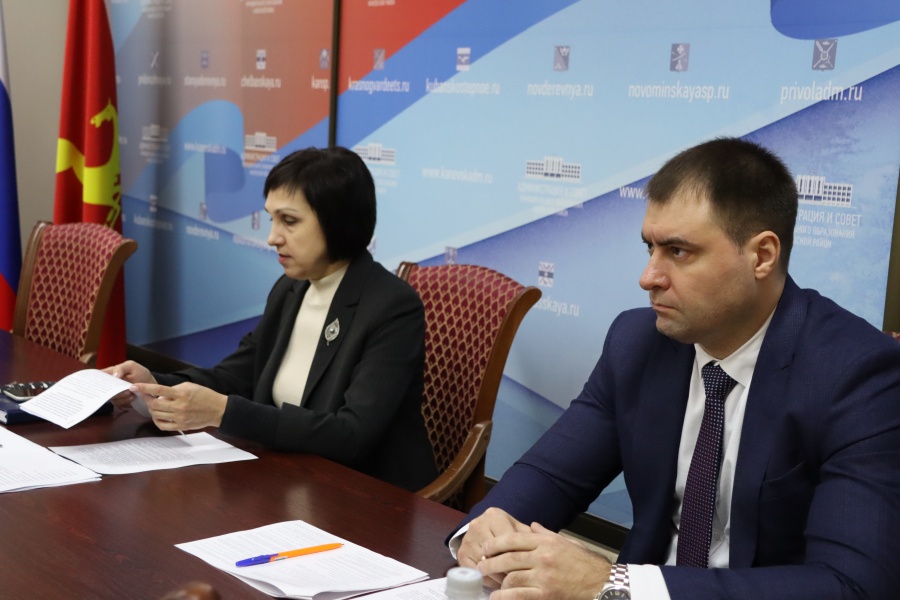 Изменения в схеме размещения нестационарных торговых объектов обсудили в администрации Каневского района