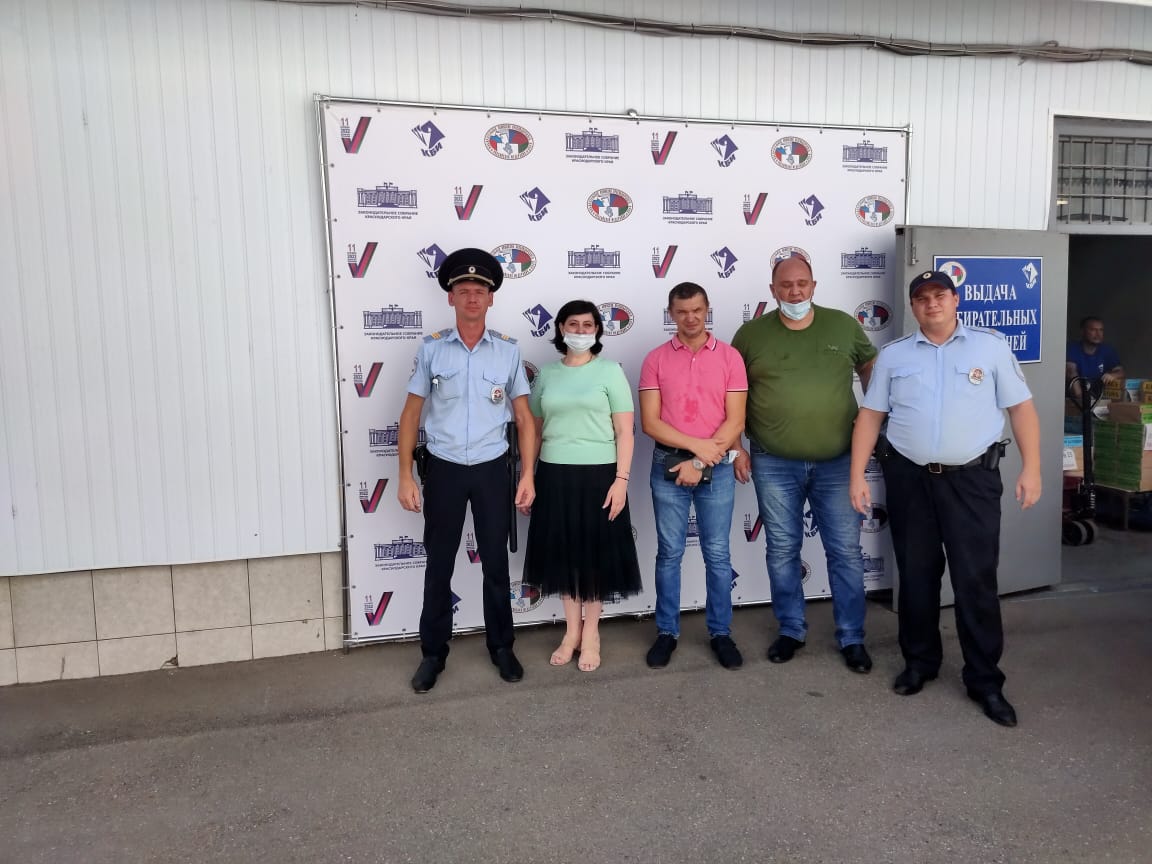 Территориальная избирательная комиссия Каневская получает бюллетени для голосования на выборах депутатов Законодательного Собрания Краснодарского края седьмого созыва