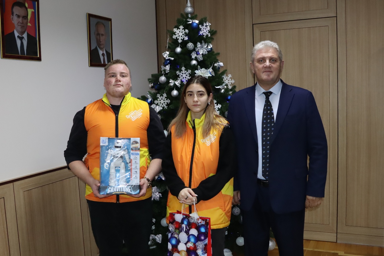 Глава района передал для юного каневчанина новогодний подарок