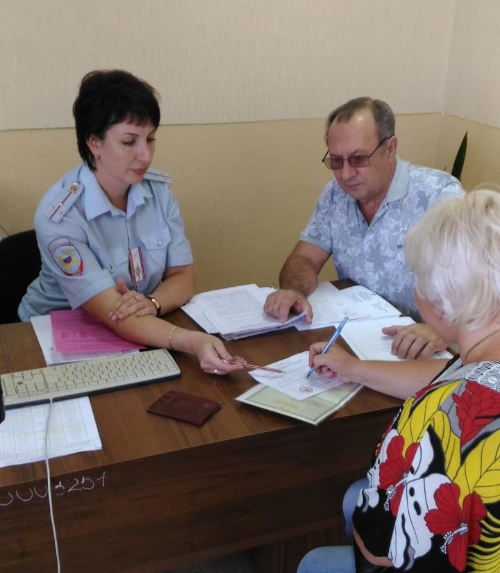 Председатель Общественного совета проинспектировал работу отдела по вопросам миграции
