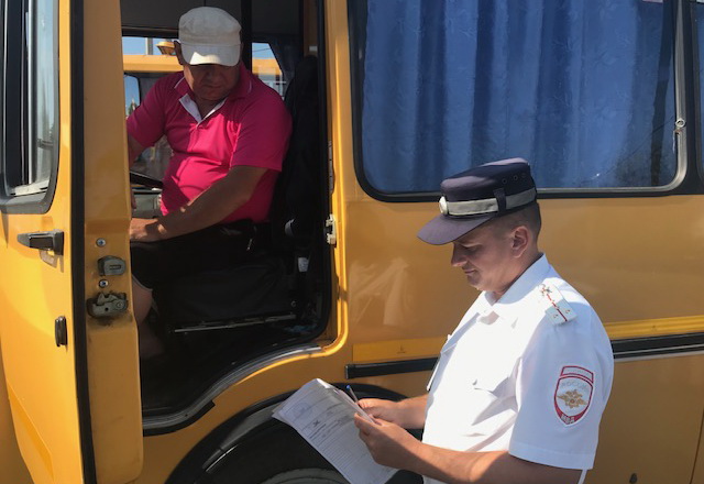 Каневские полицейские проводят проверки пассажирского транспорта