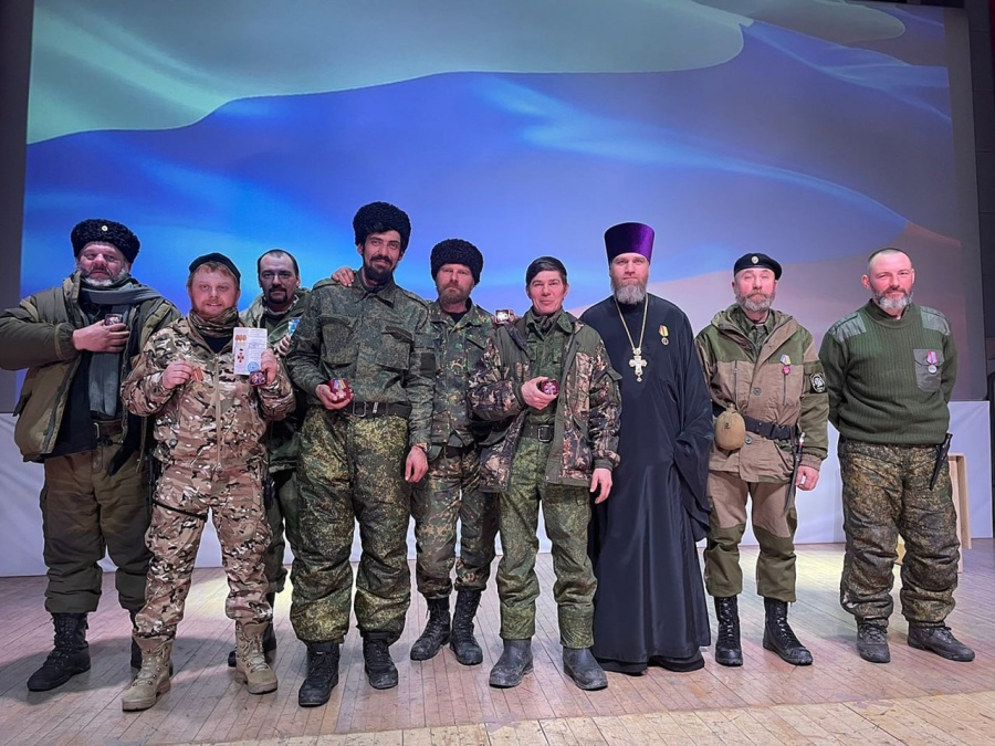 Медаль «За храбрость» вручили новоминскому священнику