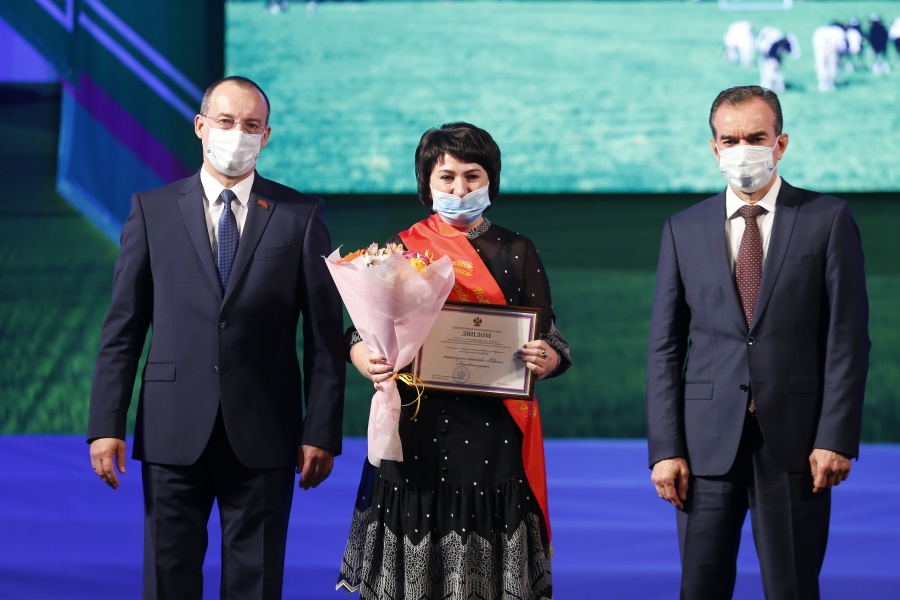 19 февраля в краевой столице наградили лидеров животноводческой отрасли Кубани
