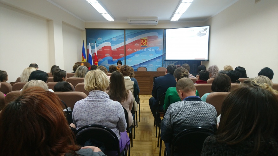 Переход на электронные трудовые книжки обсудили на семинаре