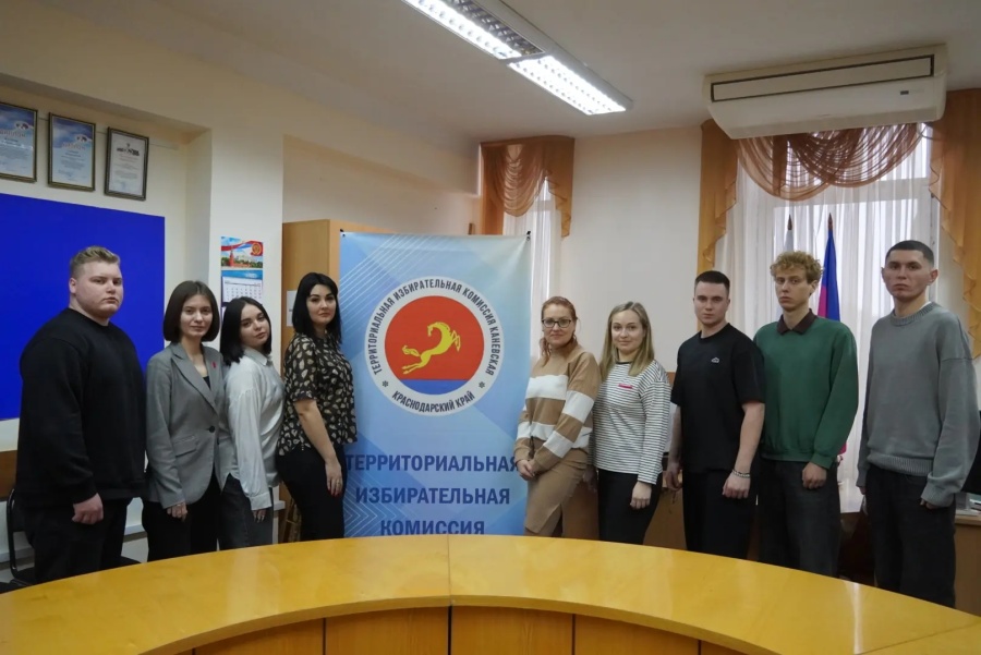 Состоялось заседание Молодежного общественного совета при ТИК Каневская 