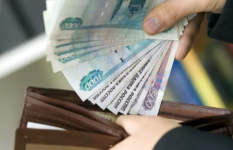 Среднемесячная зарплата в феврале составила 37 тысяч рублей