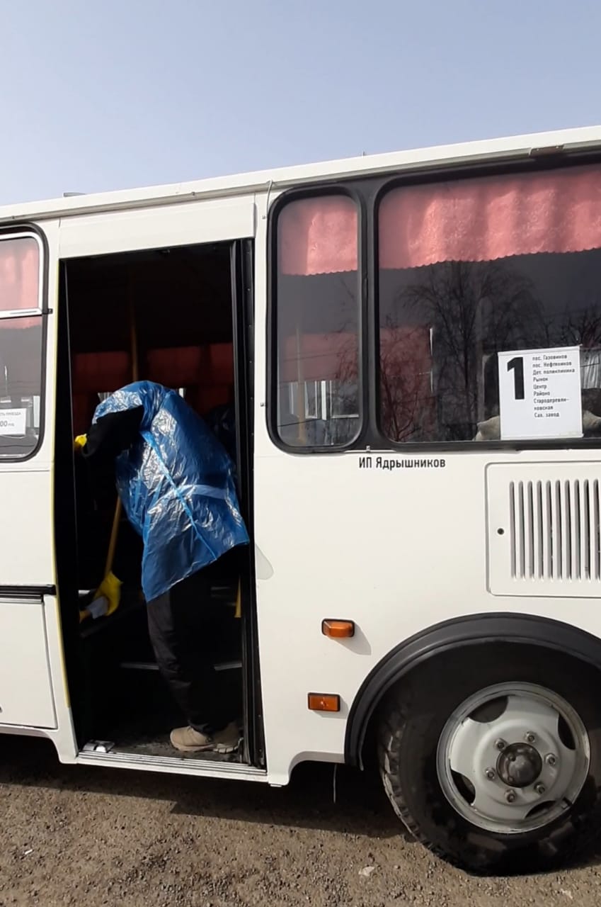 В Каневском районе дезинфицируют общественный транспорт В Каневском районе дезинфицируют общественный транспорт