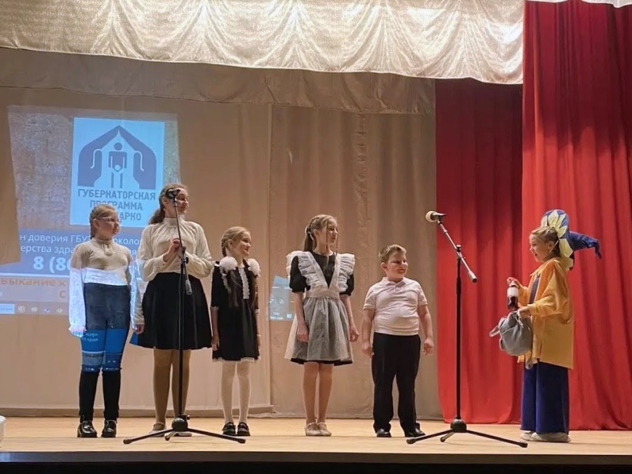 Для учащихся новоминских школ провели тематический час