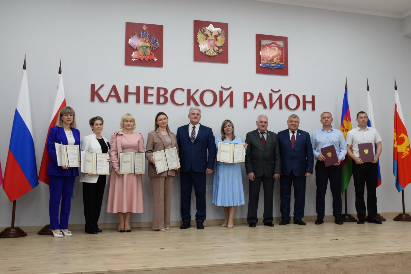 Накануне Дня местного самоуправления в администрации района прошло праздничное мероприятие