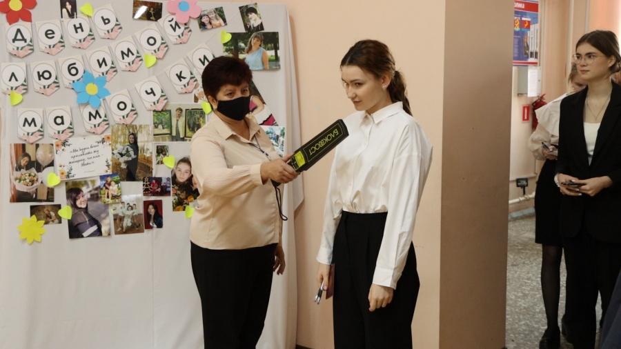 Итоговое сочинение (изложение) пишут сегодня школьники Каневского района