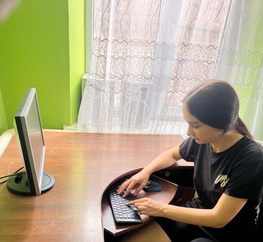 Слушатели Молодежной школы правовой и политической культуры проходят тестирование 