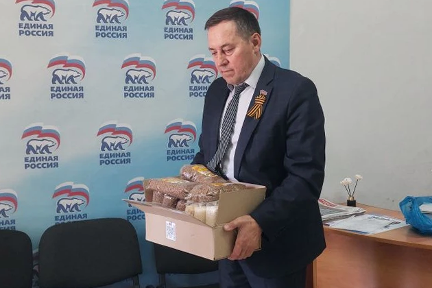 Каневчане доставили гуманитарную помощь в распределительный центр станицы Динской