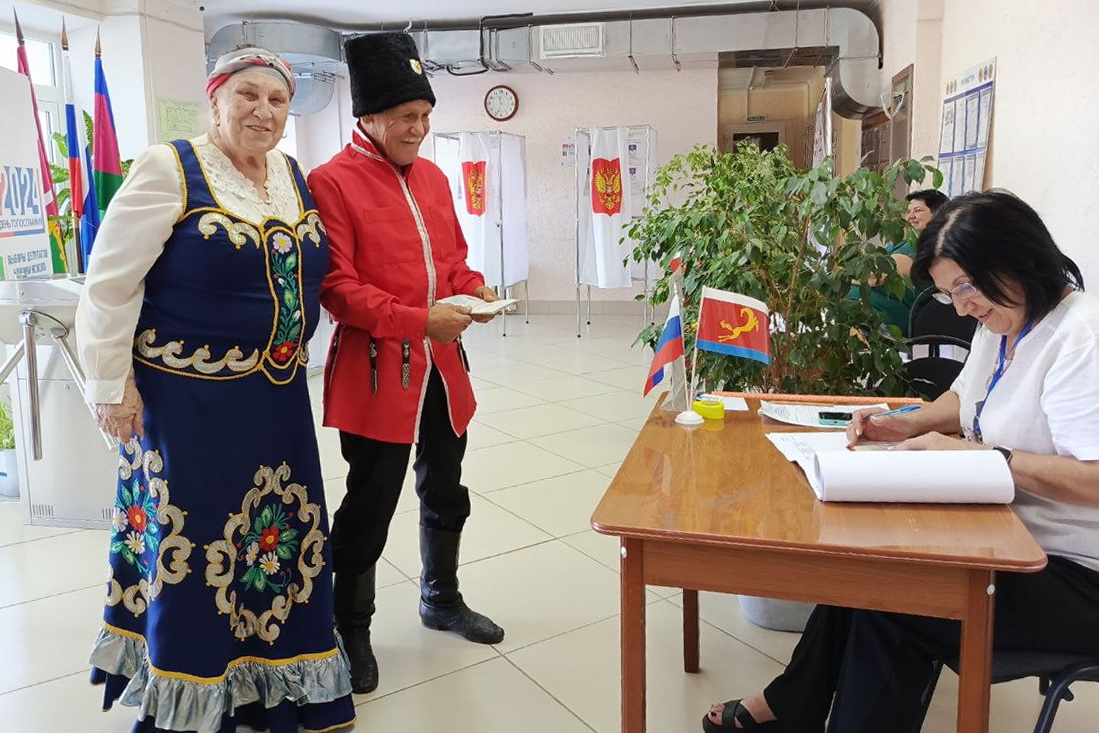 Сначала танцуют, потом голосуют