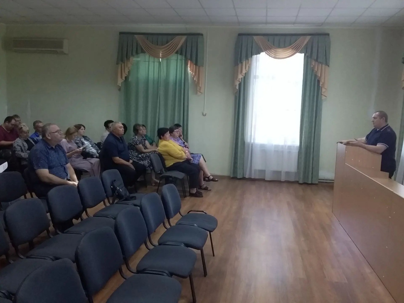 В трудовых коллективах района проходят правовые всеобучи