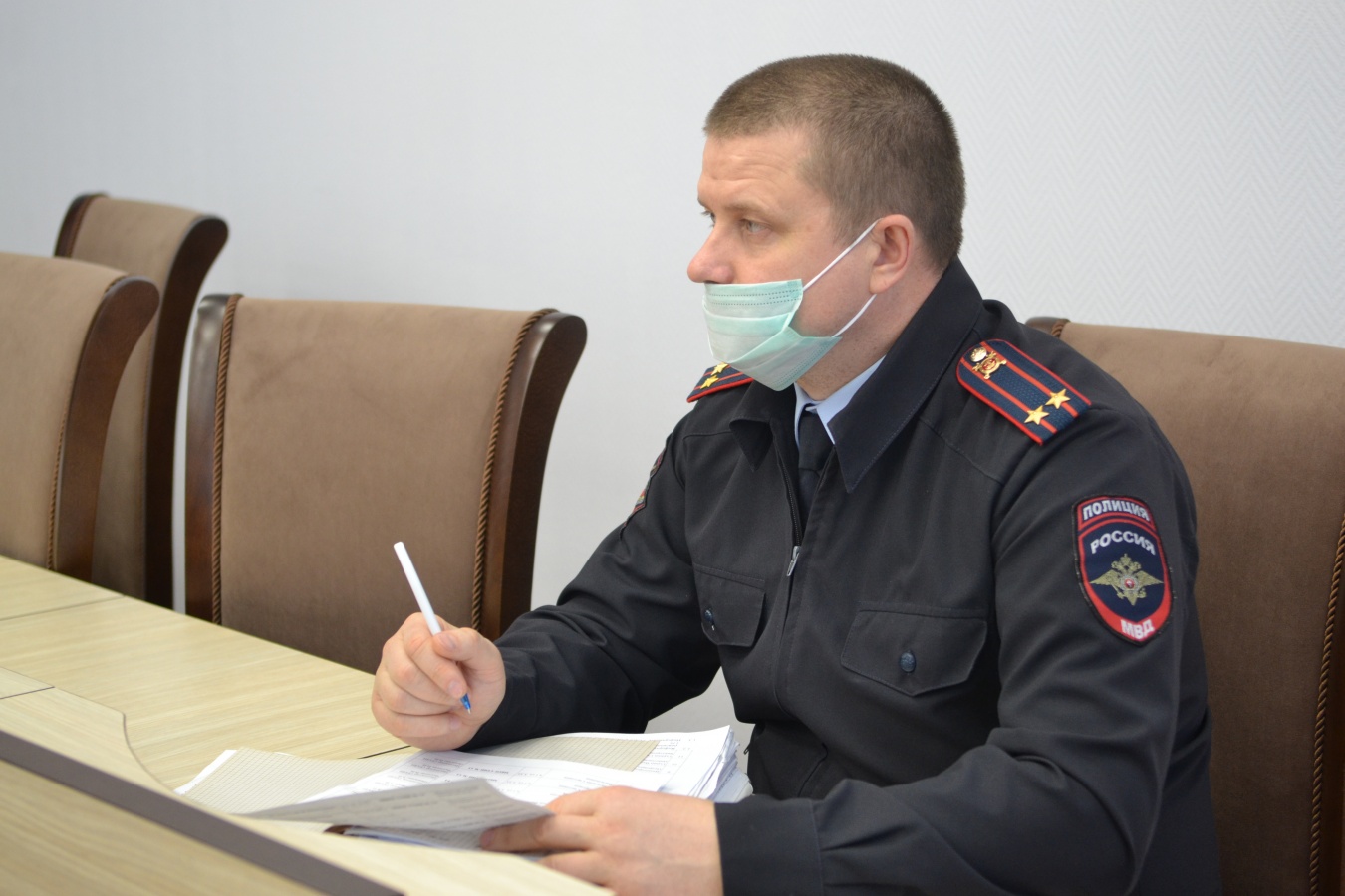 В администрации Каневского района состоялось очередное заседание комиссии по делам несовершеннолетних 