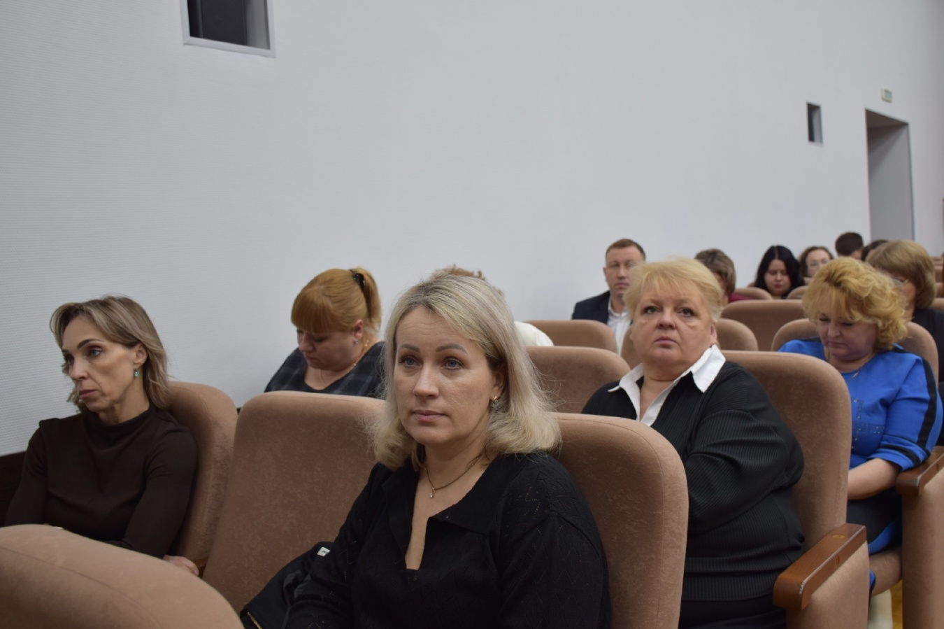 Заседание краевой комиссии по делам несовершеннолетних и защите их прав состоялось 8 апреля