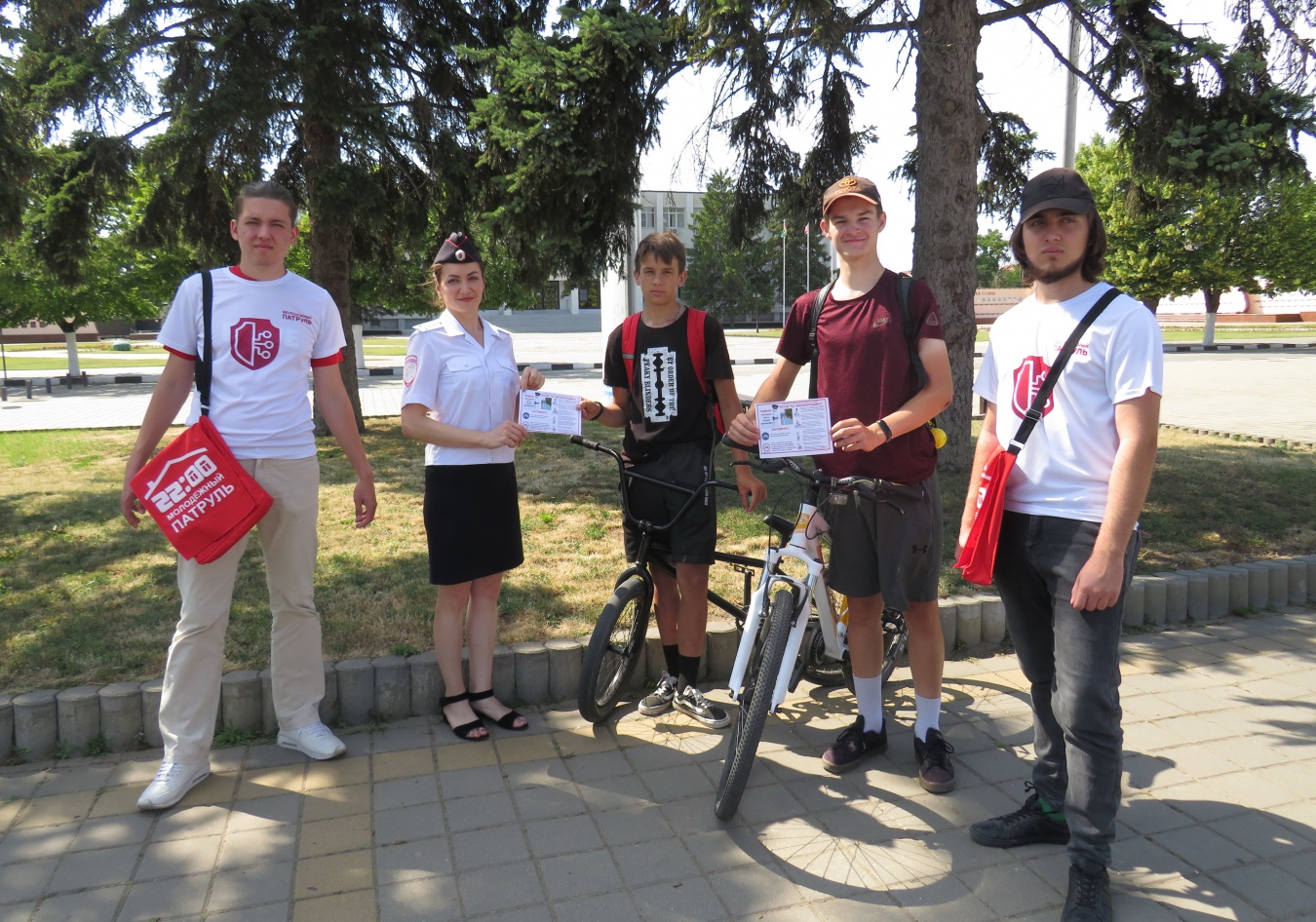 Каневские полицейские и общественники провели акцию «Велосипед не развлечение, а средство передвижения!»