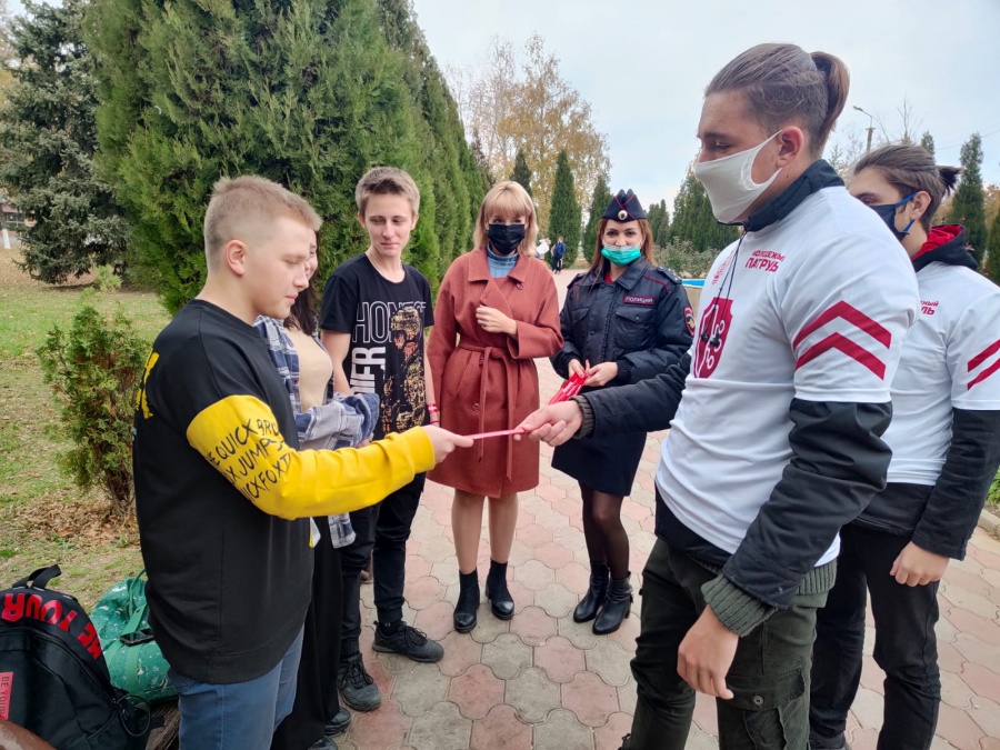 Акцию «Будь ярким, стань заметным!» провели дорожные полицейские и волонтеры КАТК