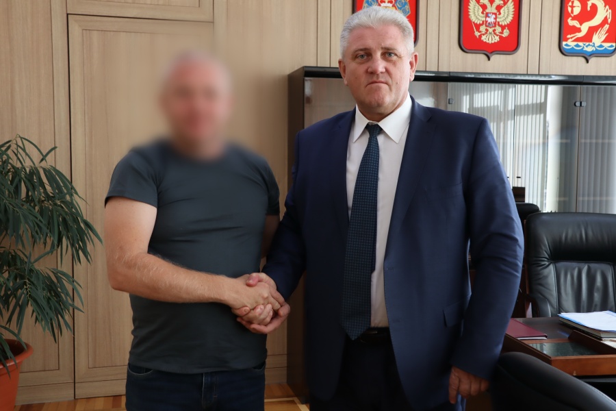 Сегодня на приёме у руководителя муниципалитета побывал участник СВО