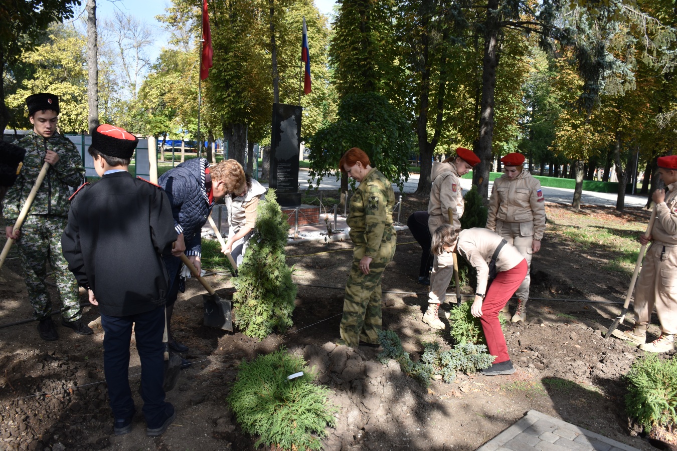 Еще одна аллея памяти появилась в парке 300-летия Кубанского казачьего войска