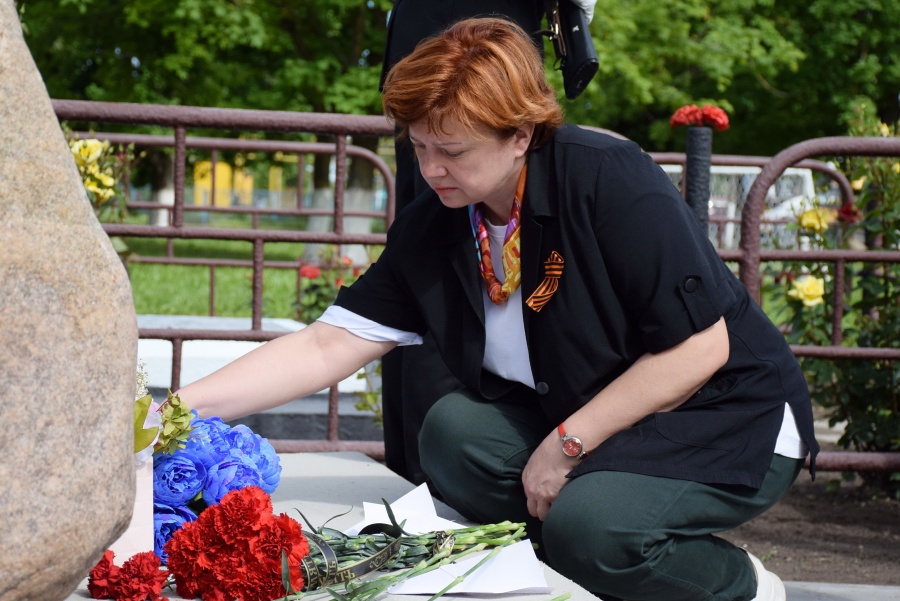 В хуторе Сладкий Лиман торжественно открыли мемориал экипажу самолёта А-50