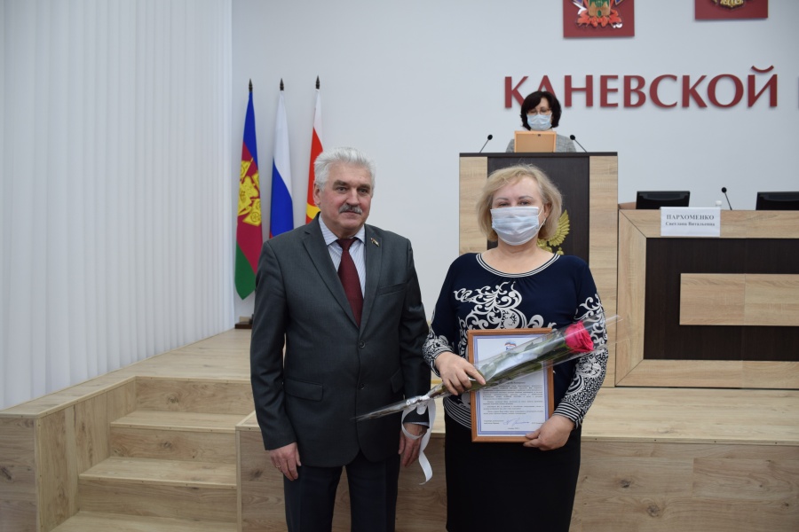 Благодарственные письма регионального Совета «Единой России» получили  депутаты райсовета 