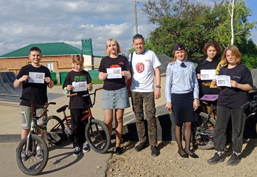 Акция «Рулить на велосипеде по правилам» проходит в Каневском районе