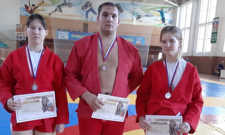 Юные каневчане участвовали в первенстве ЮФО по самбо