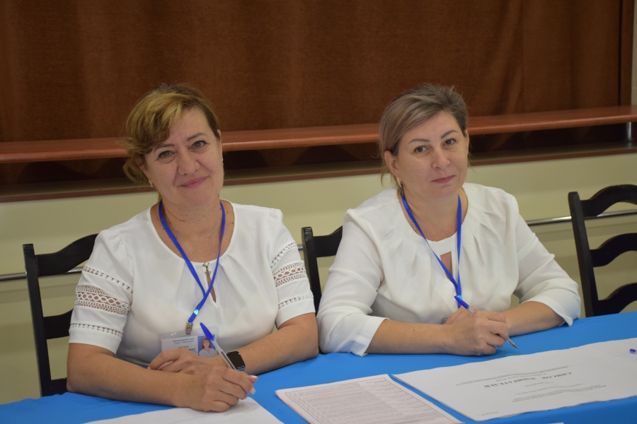 Продолжается первый день голосования на муниципальных выборах