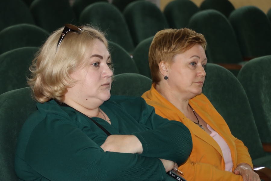 Собрание замещающих родителей состоялось в СДК «Колос» 7 мая Собрание замещающих родителей состоялось в СДК «Колос» 7 мая