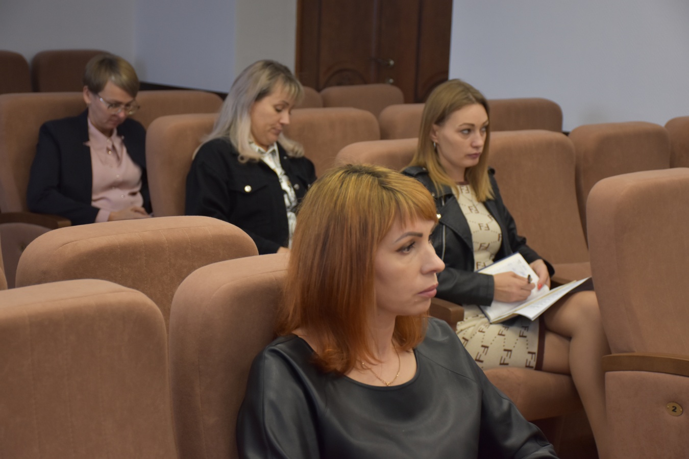 В администрации района состоялось очередное заседание комиссии по делам несовершеннолетних 