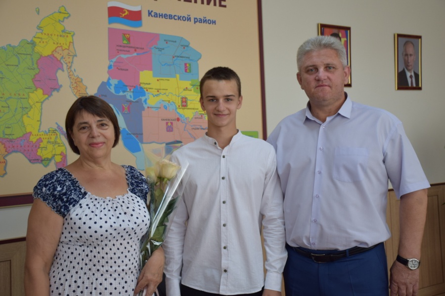 Александр Герасименко встретился с выпускником, набравшим 299 баллов на ЕГЭ