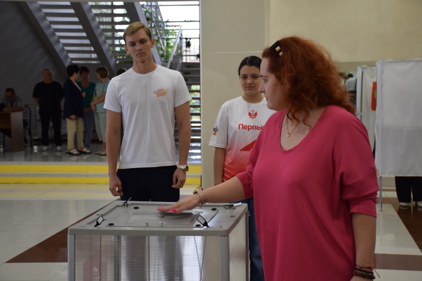 Избирательные участки вновь открыты для голосования