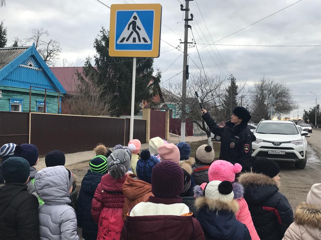 Каневские полицейские провели занятия с юными участниками дорожного движения