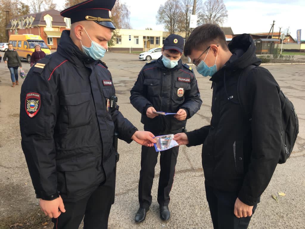 Каневские полицейские провели акцию «Госуслуги – в каждый дом!»