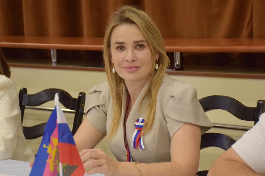 Избирательные участки вновь открыты для голосования 