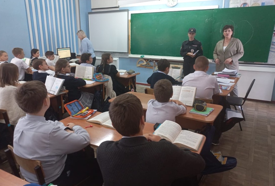 Полицейские провели оперативно-профилактическое мероприятие «С ненавистью и ксенофобией нам не по пути»