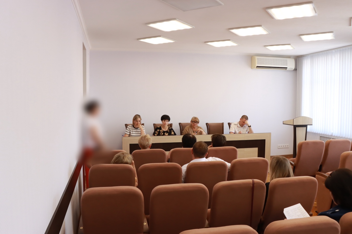 В администрации района 10 июня состоялось заседание комиссии по делам несовершеннолетних и защите их прав