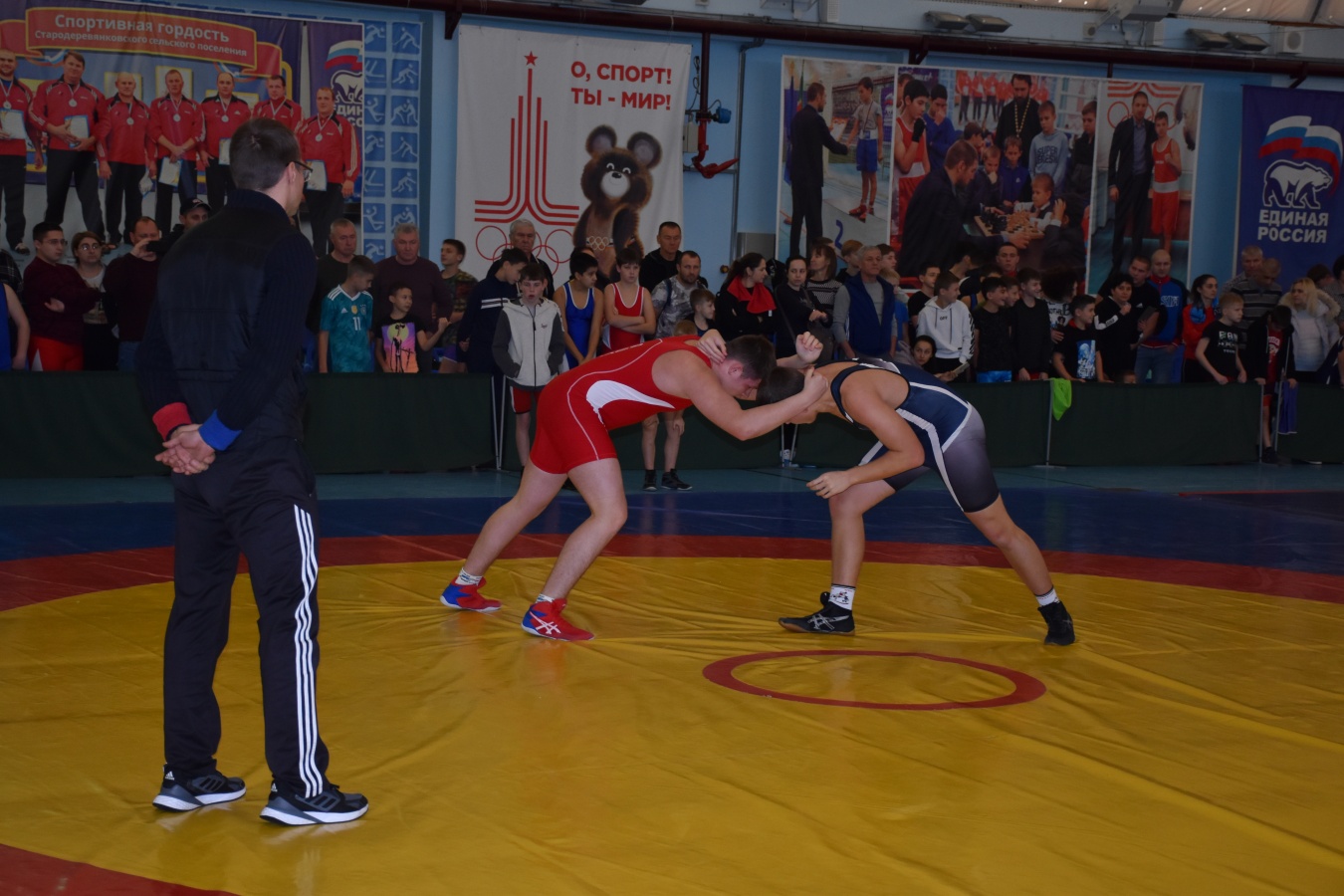 В спорткомплексе «Юность» впервые провели турнир по вольной борьбе, посвященный памяти Ивана Павловича Квитко