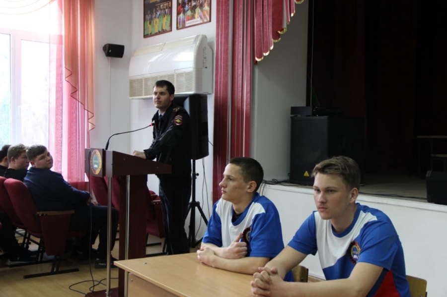 Полицейские и общественники Каневского района присоединились к мероприятию «Твой выбор»