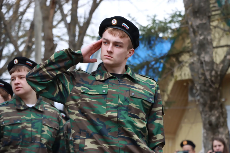 На базе новоминского лагеря «Факел» состоялся завершающий этап военно-патриотической игры «Зарница 2.0»