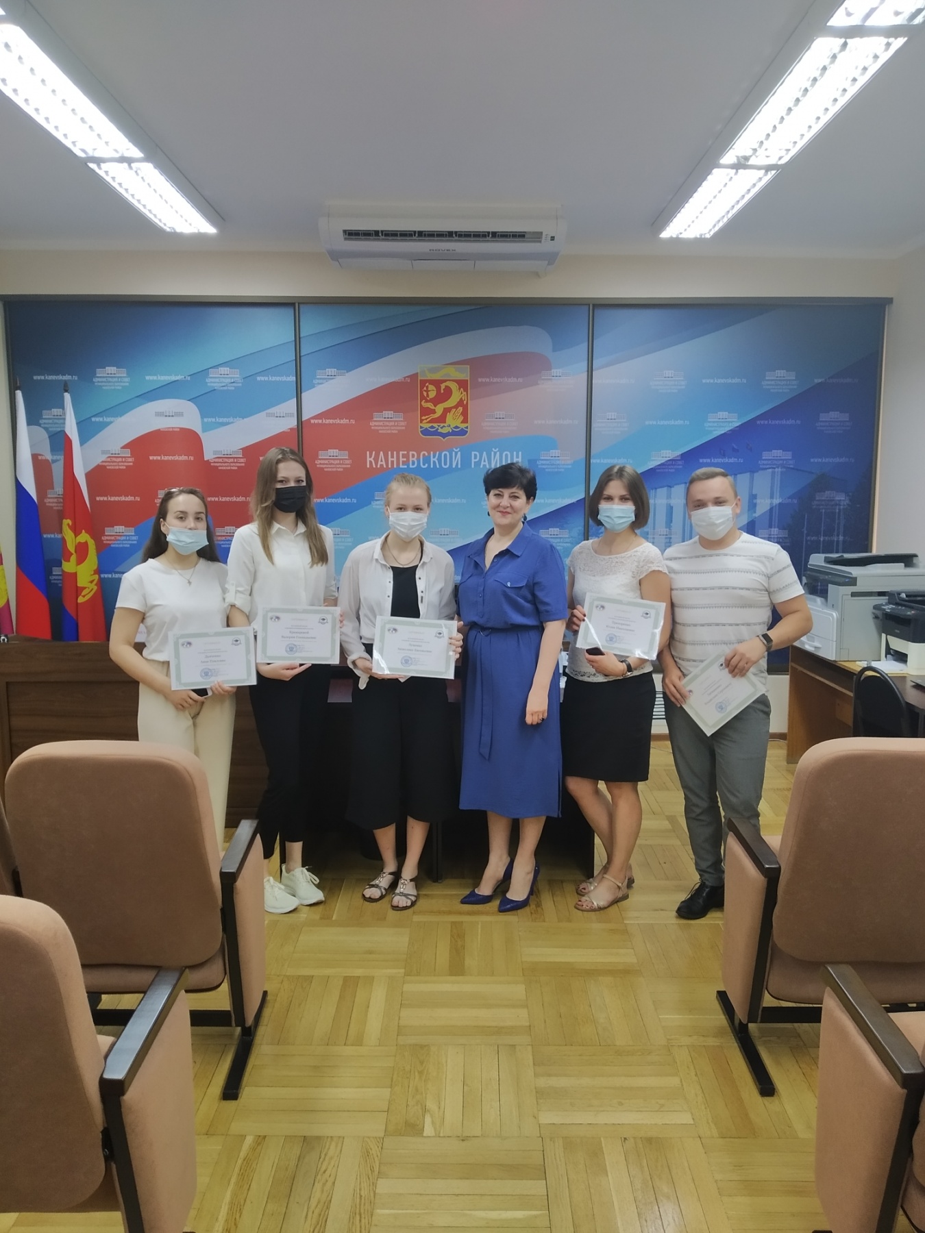 Слушатели «Молодежной школы правовой и политической культуры» Каневского района получили сертификаты