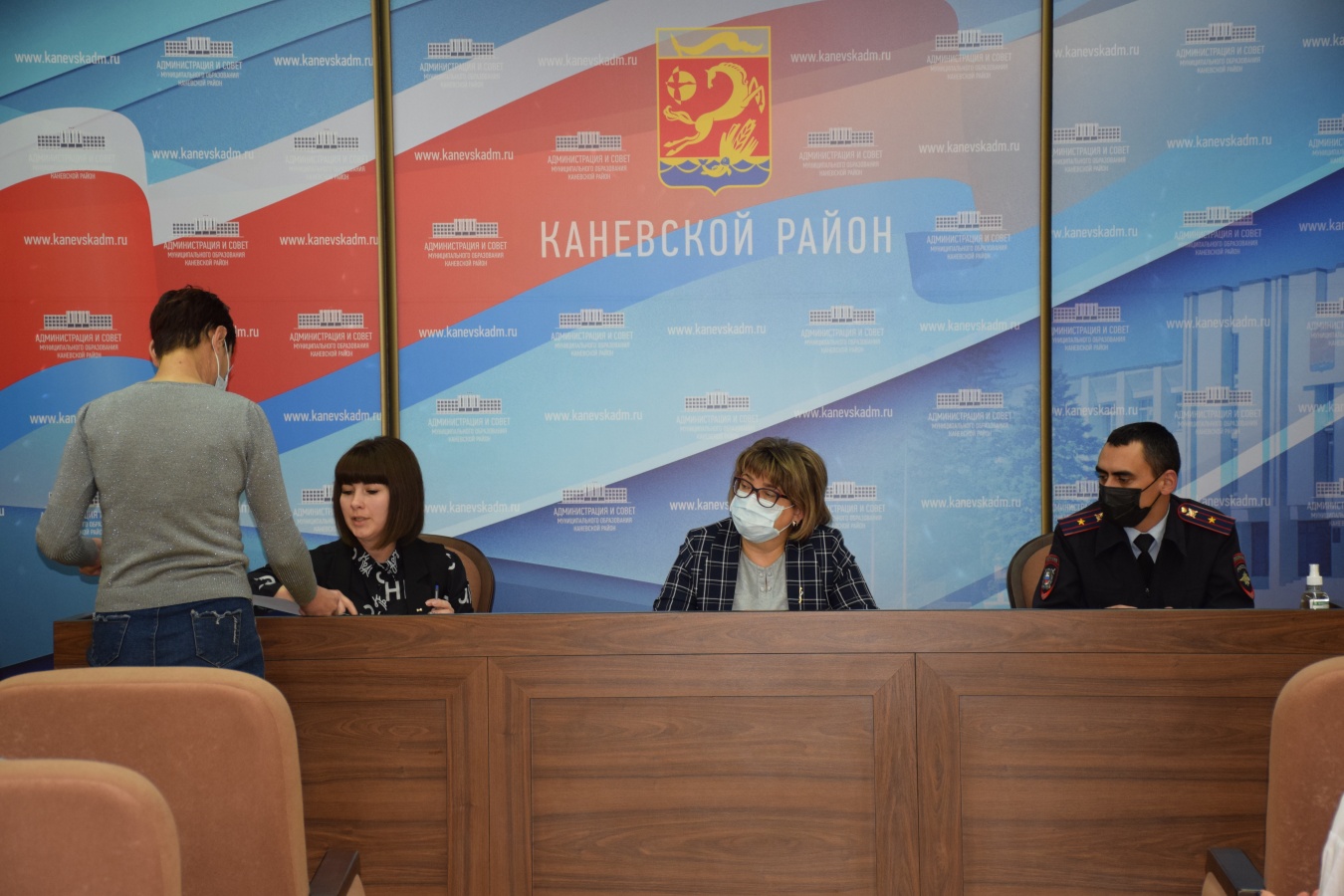 Восемь административных материалов рассмотрели на заседании комиссии по делам несовершеннолетних